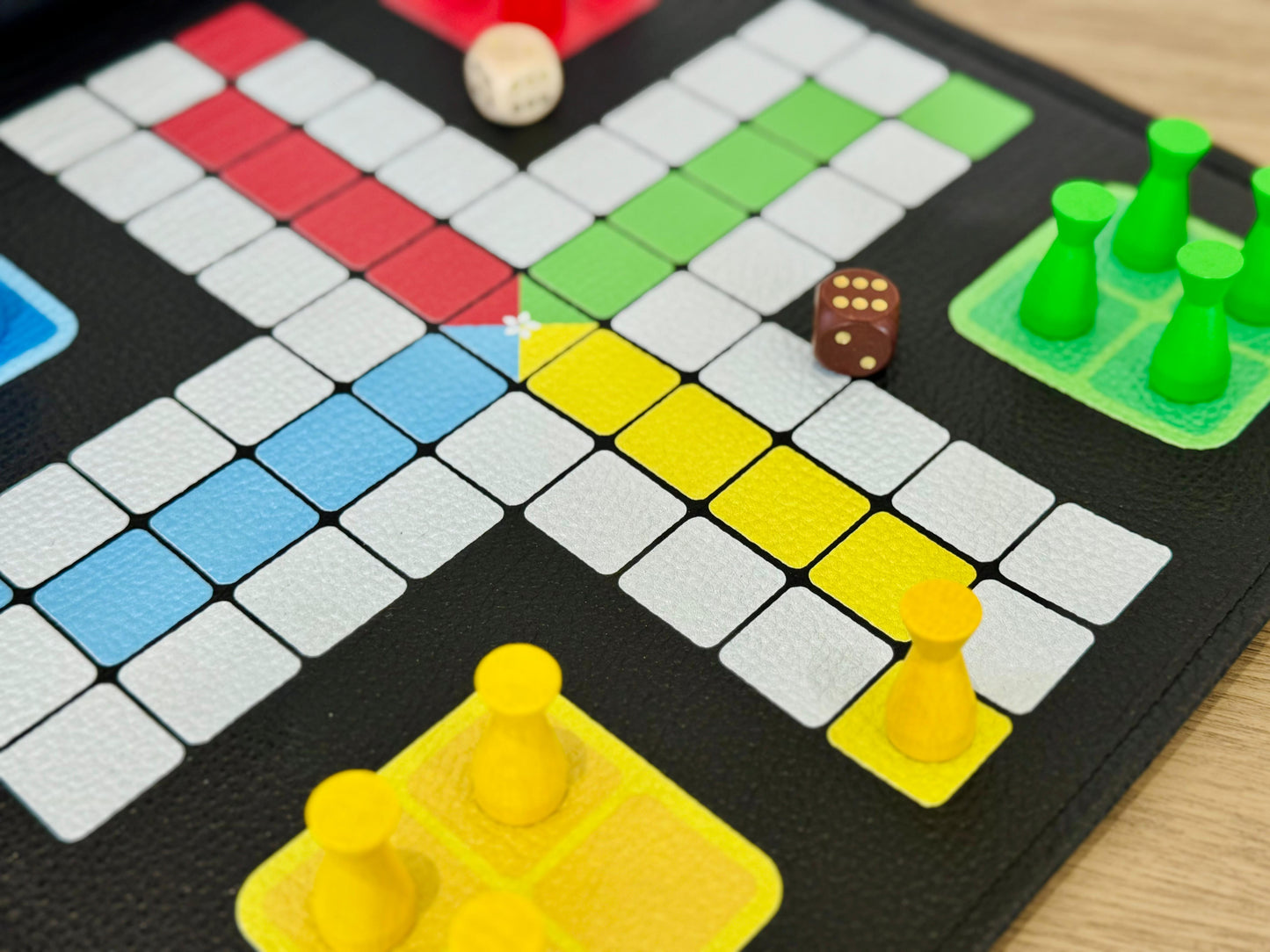 Jeu de Ludo - Tapis en cuir enroulable