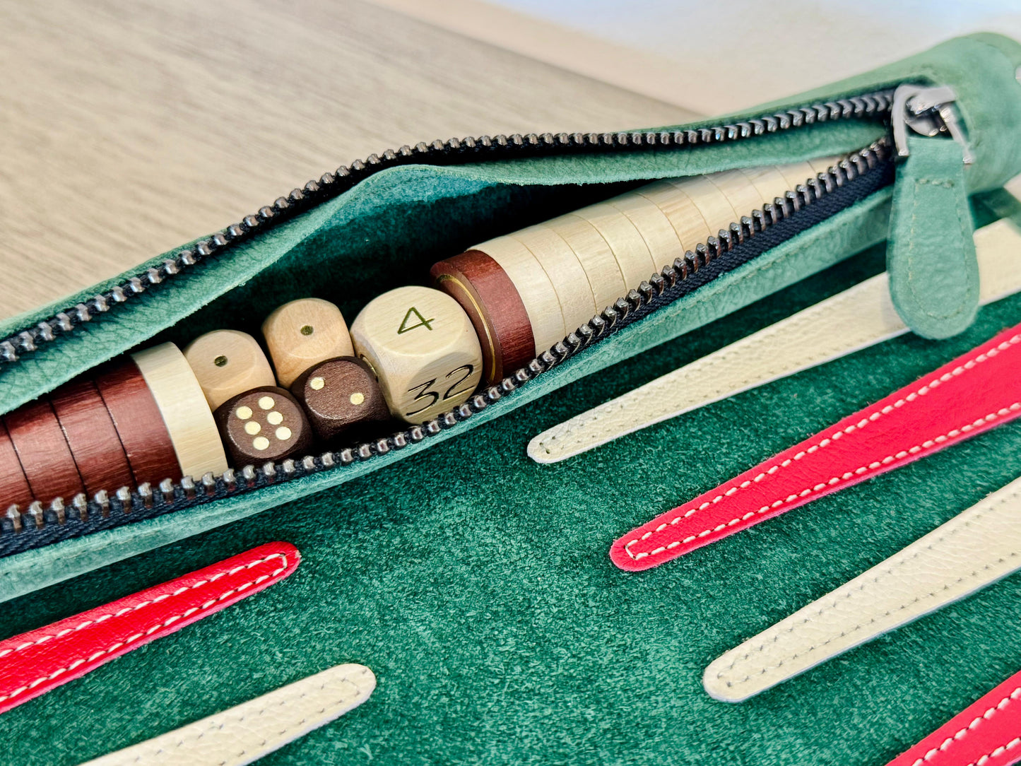 Jeu de Backgammon en Cuir Enroulable - Bella Italia