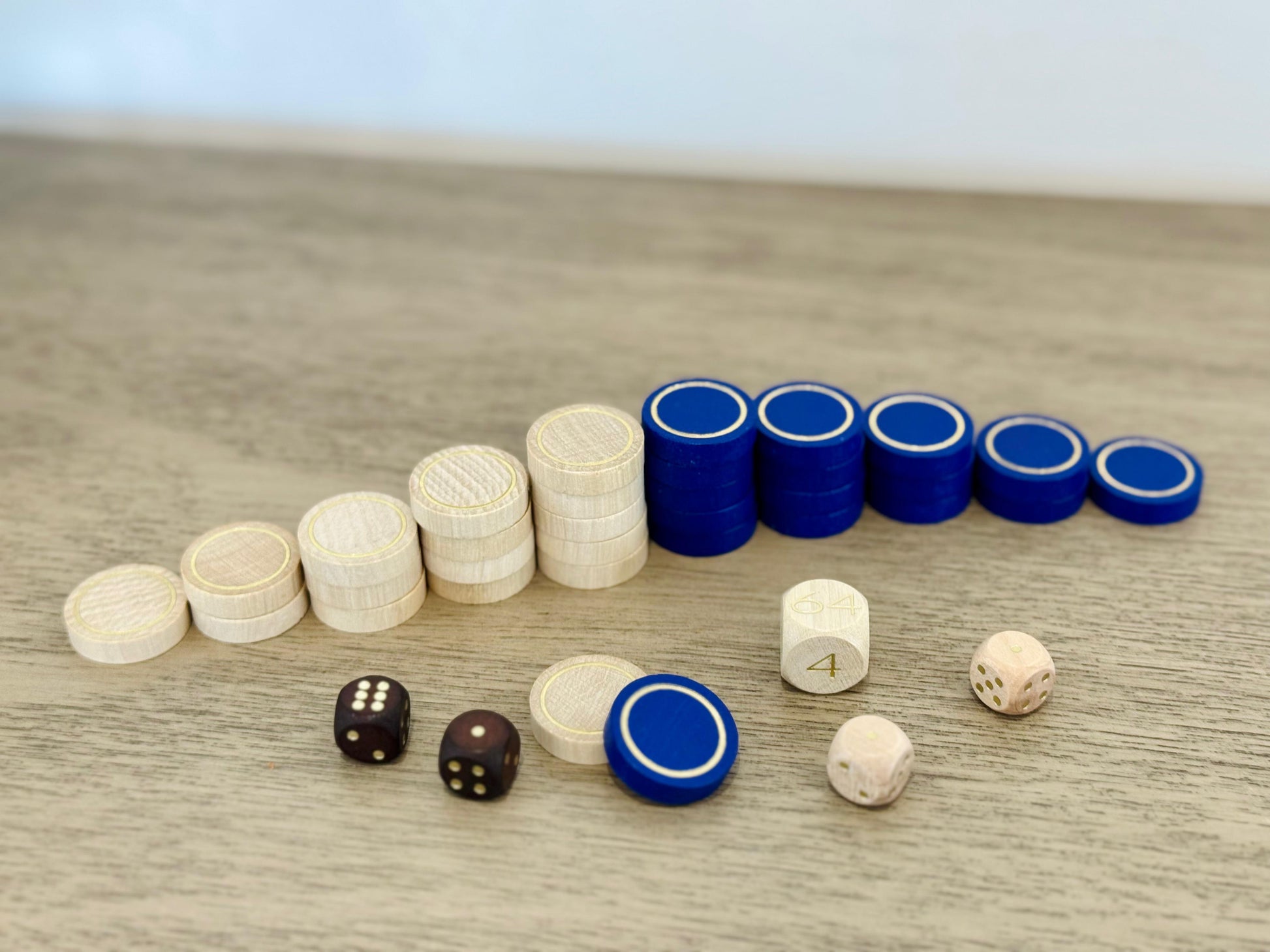Leather craftsmanship and material details of the MELIA backgammon set