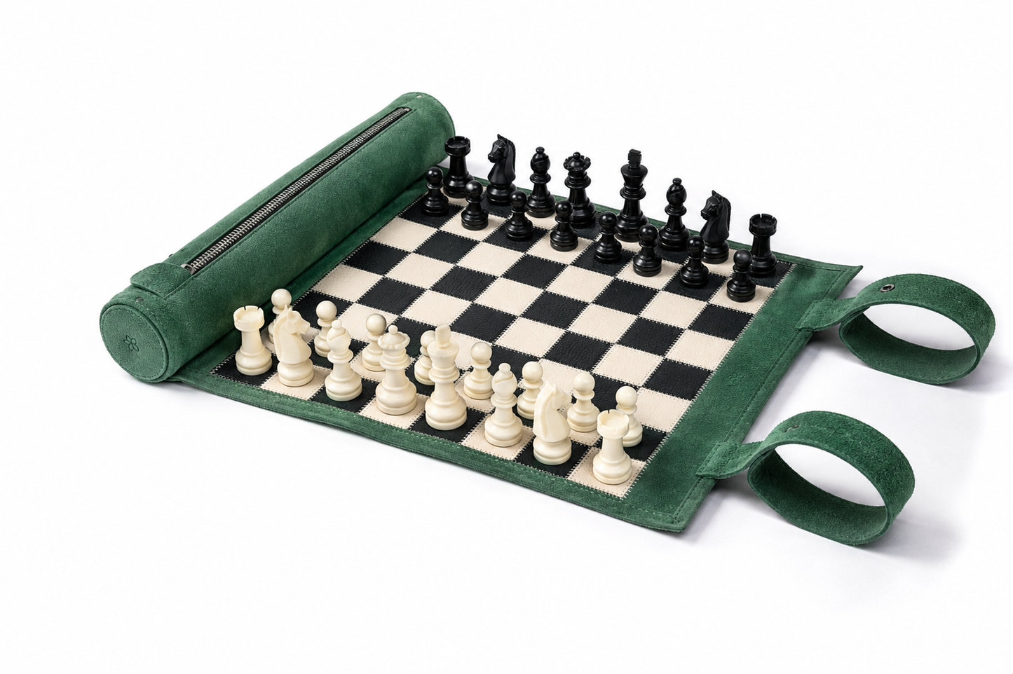 Genève magnetic leather chess set with classic black and white chessboard